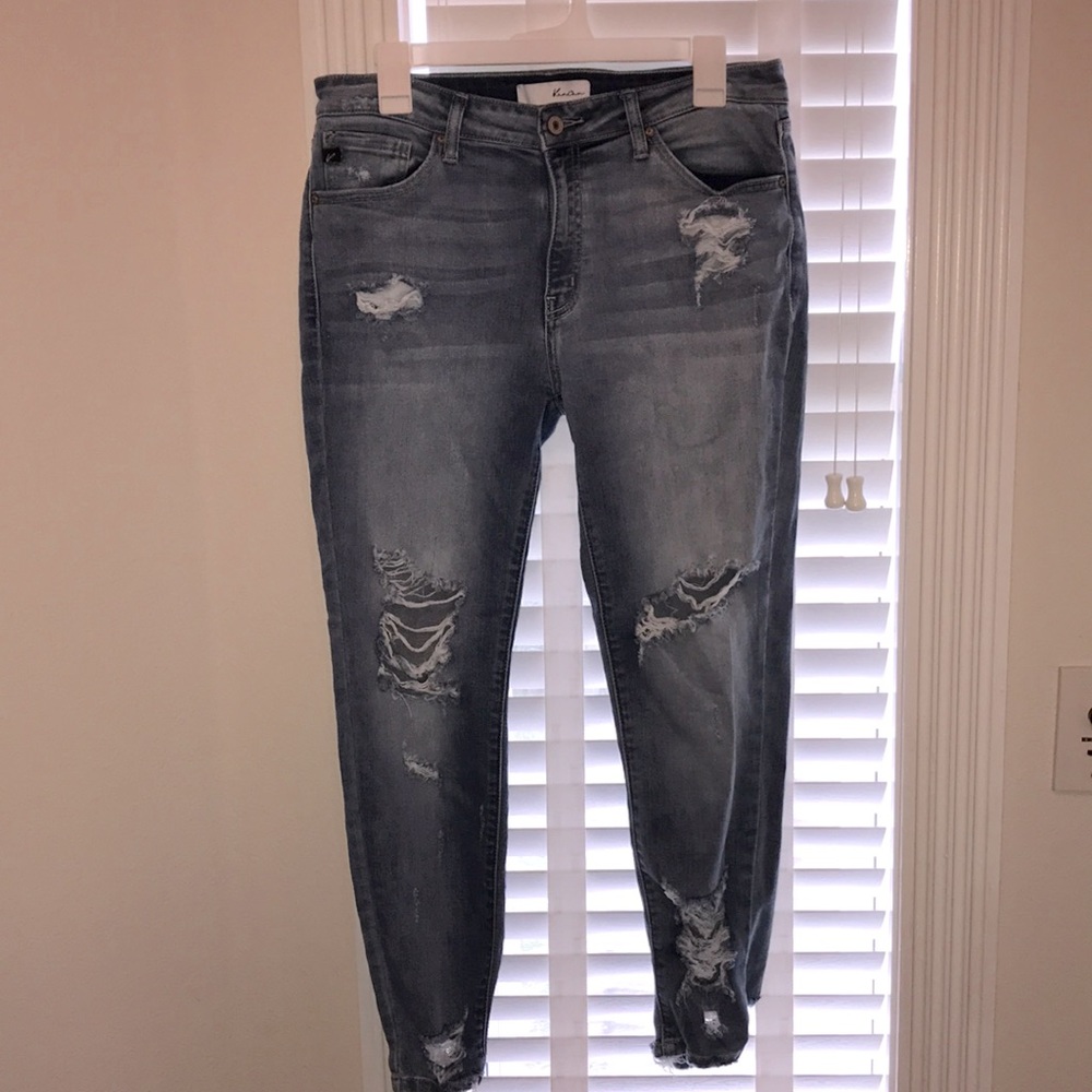 Super distressed Kancan denim high waisted
